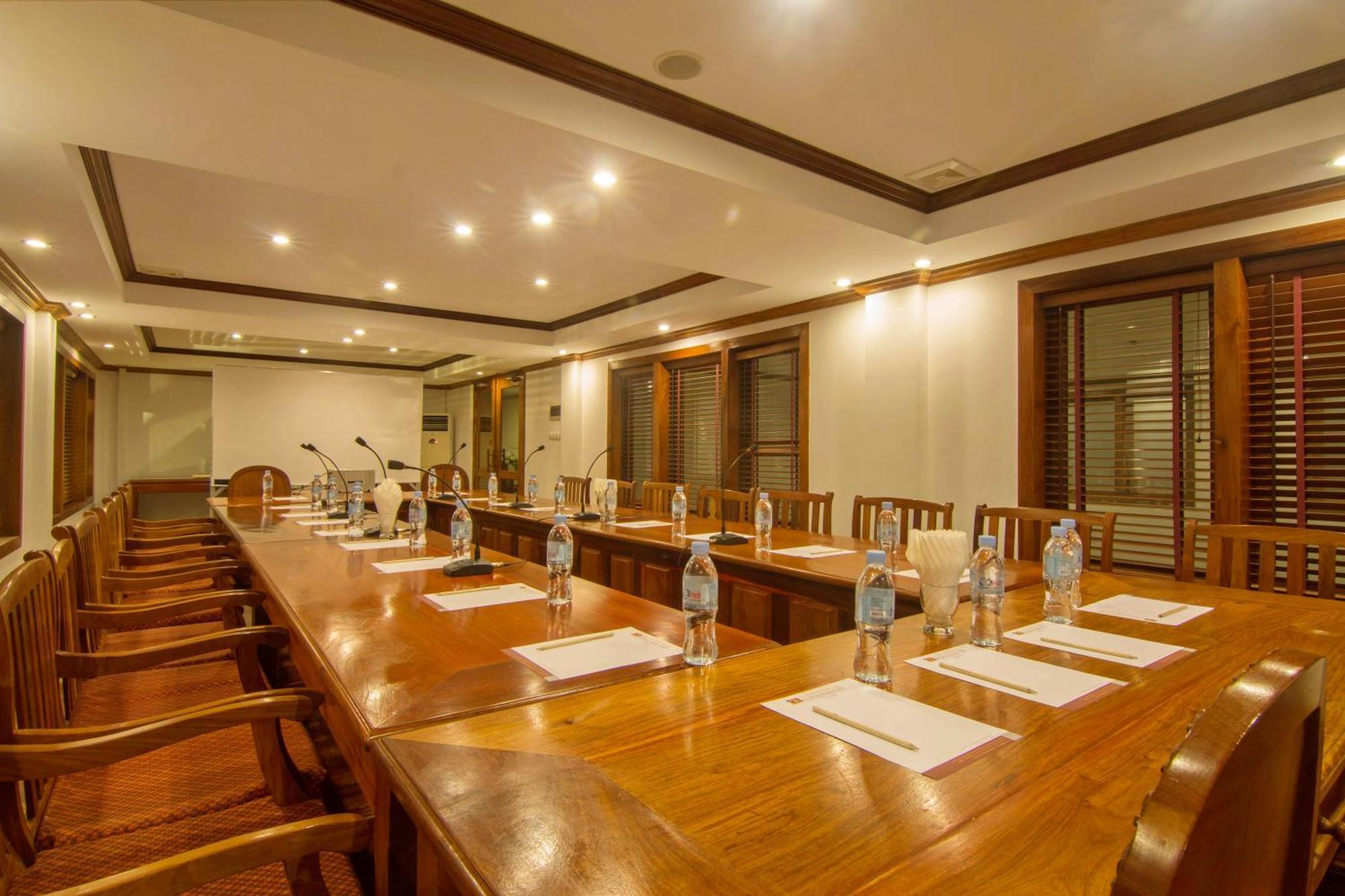 Cheathata Cta Hotel Siem Reap Buitenkant foto